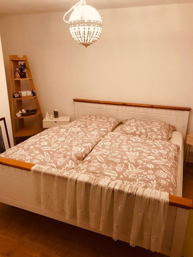 Soutterain - Wohnung Mit Senkgarten Weingarten  المظهر الخارجي الصورة